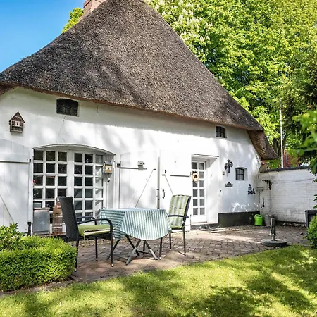 Poppenstuuv Holiday home *